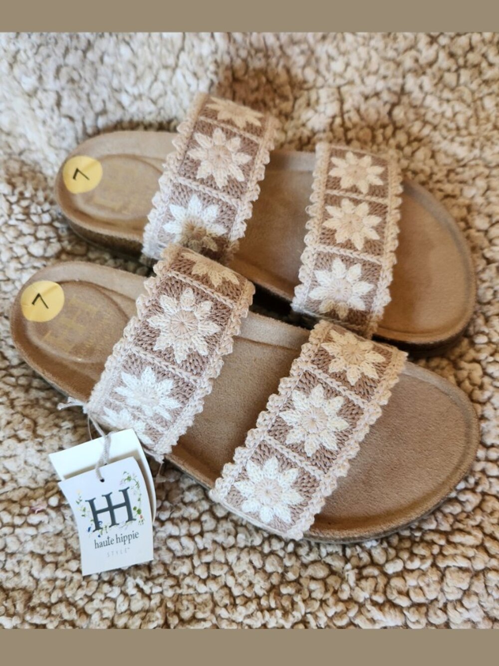 Boho Style Sunflower Slide On Sandals Women's Size 7 Biege and White